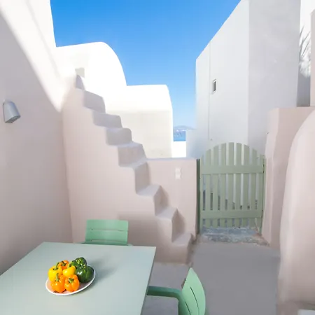 Morfi Cave House *