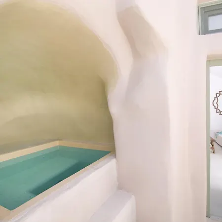 Morfi Cave House