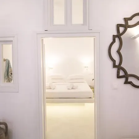 Morfi Cave House *