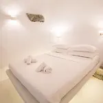 Morfi Cave House * Ия