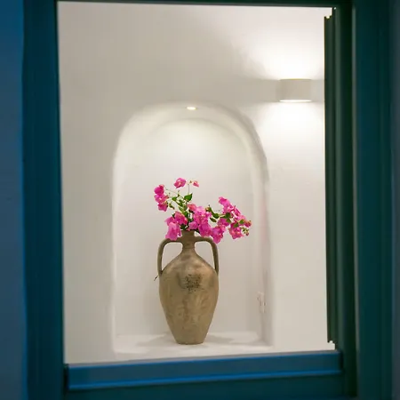 Morfi Cave House